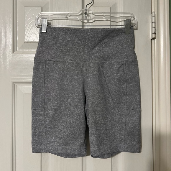Vuori Pants - Vuori Heather Gray Women's Bike Shorts